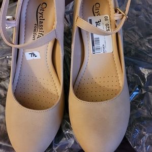 Womens Beige Pumps 7.5
